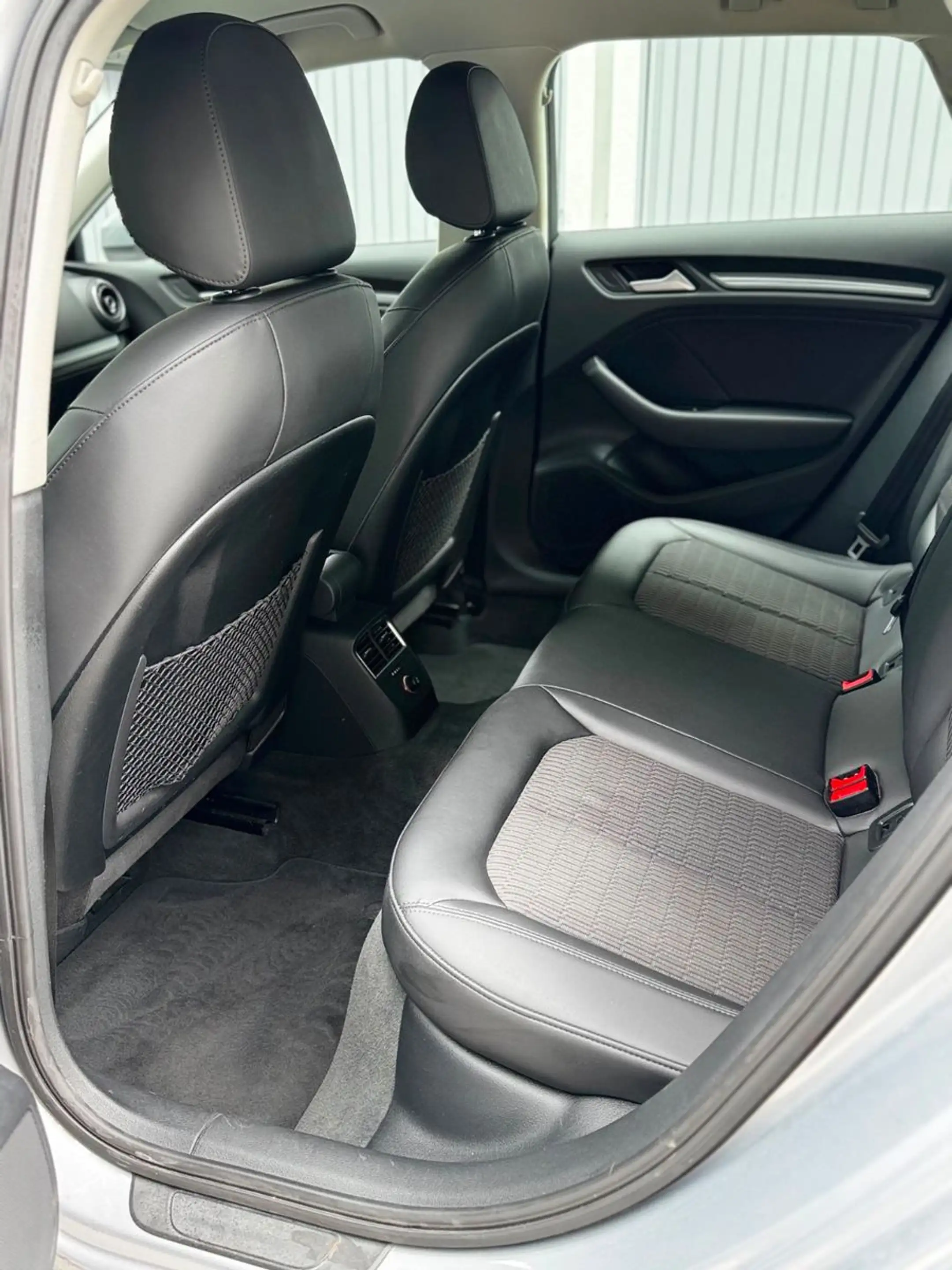 Audi A3 Sportback ambiente 1.6 TDI — photo 10