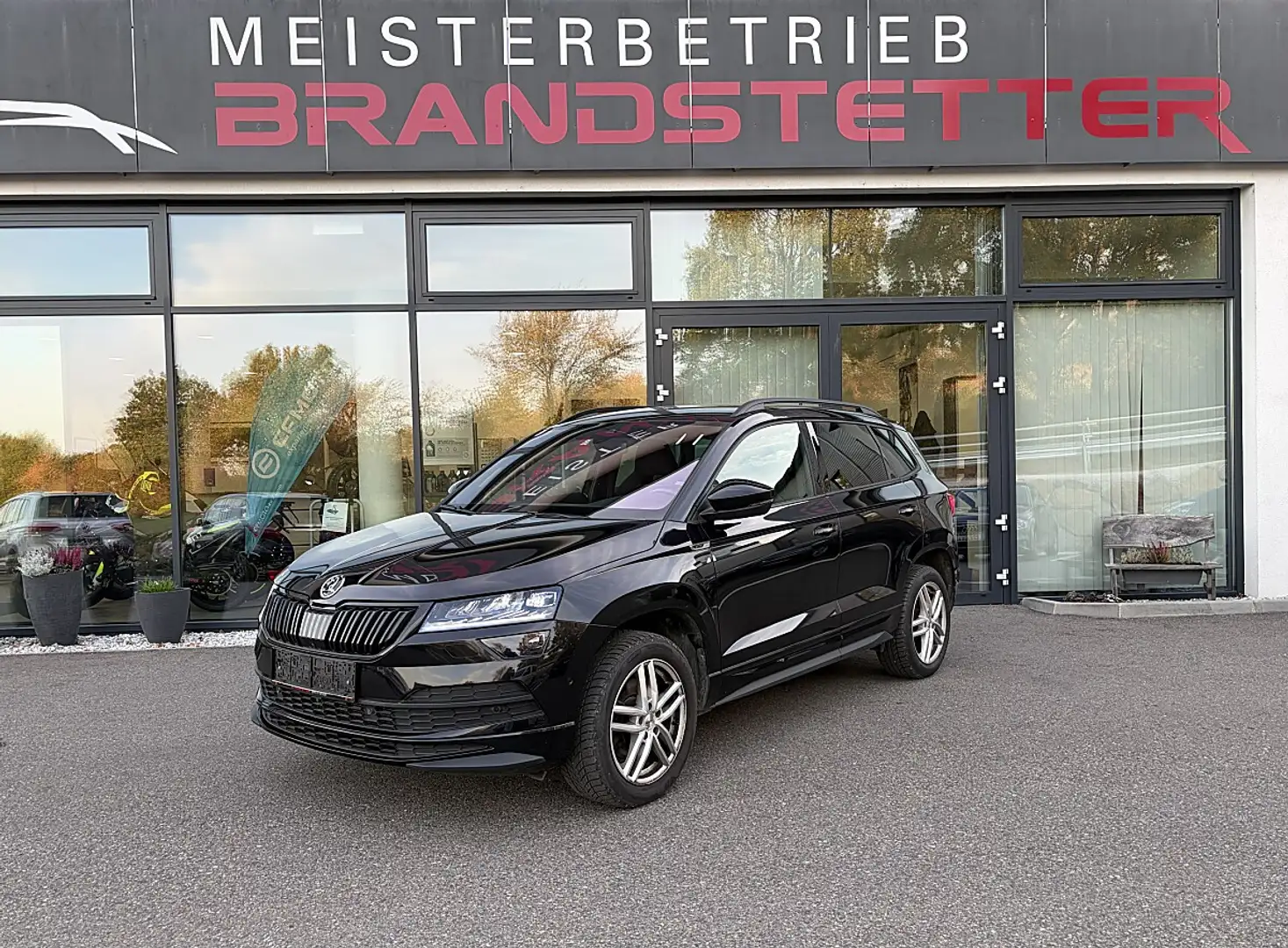 Skoda Karoq 1,5 TSI ACT DSG Sportline Schwarz - 1