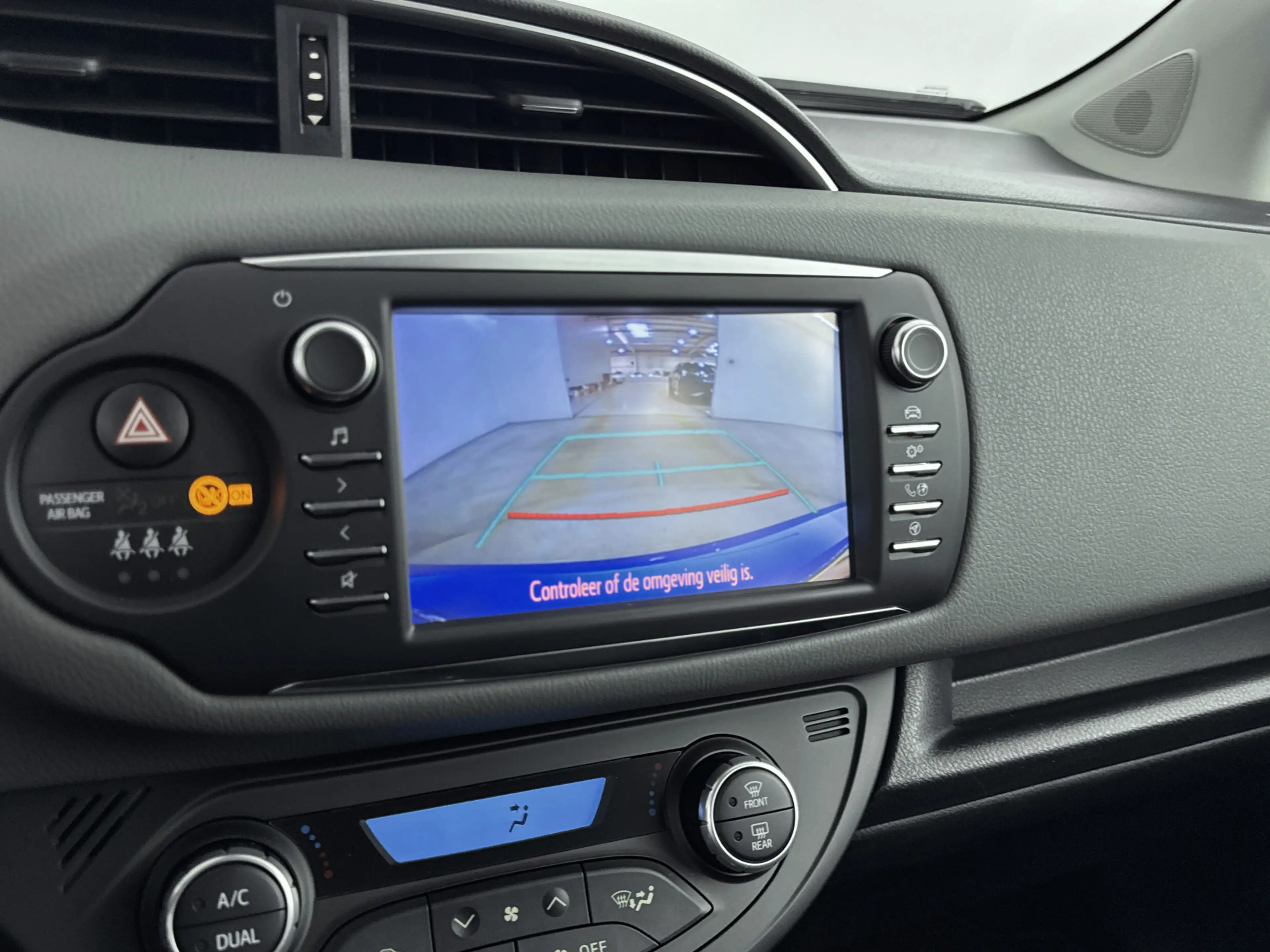 Toyota Yaris 1.5 VVT-i Aspiration — photo 8