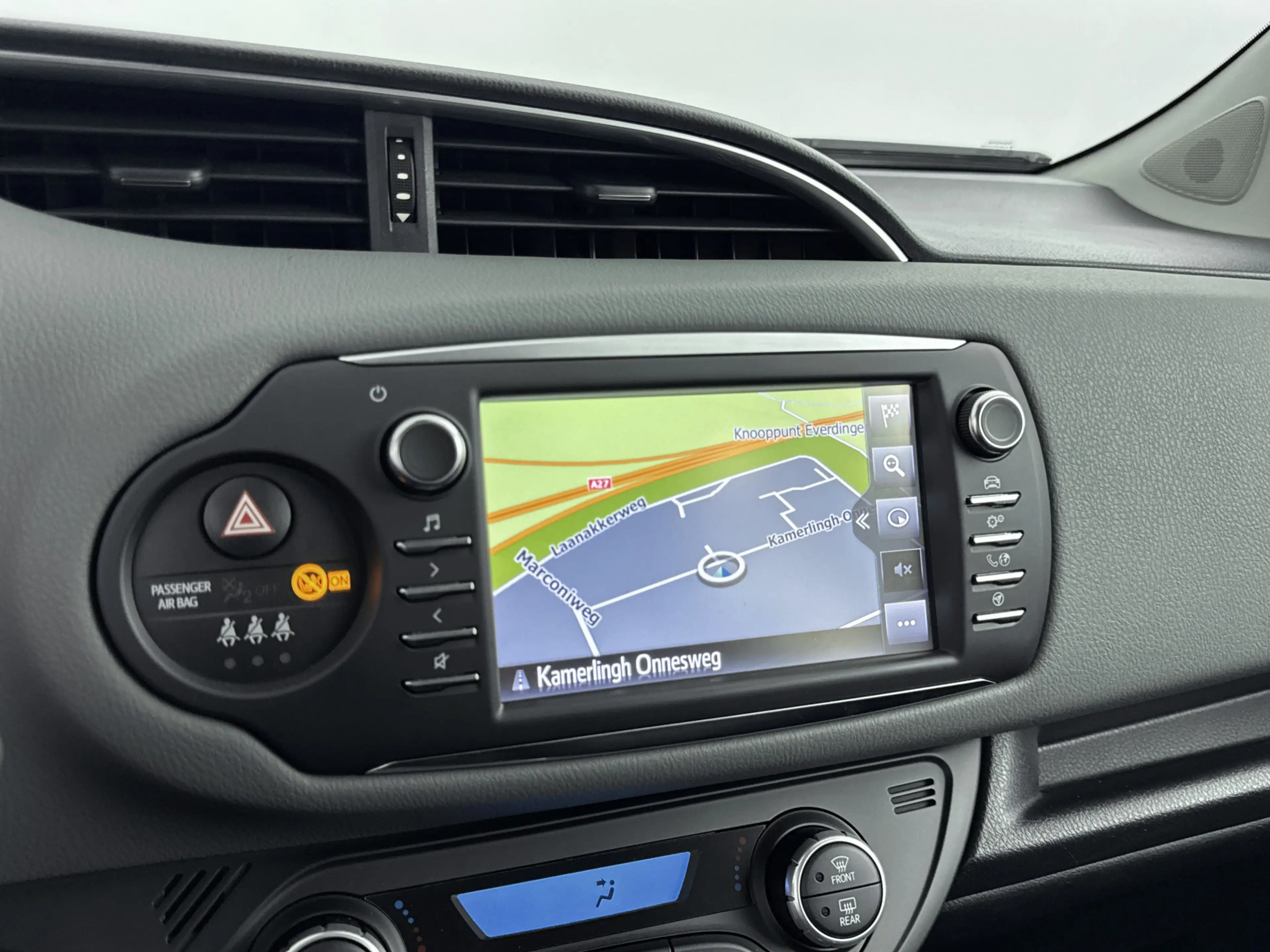 Toyota Yaris 1.5 VVT-i Aspiration — photo 9