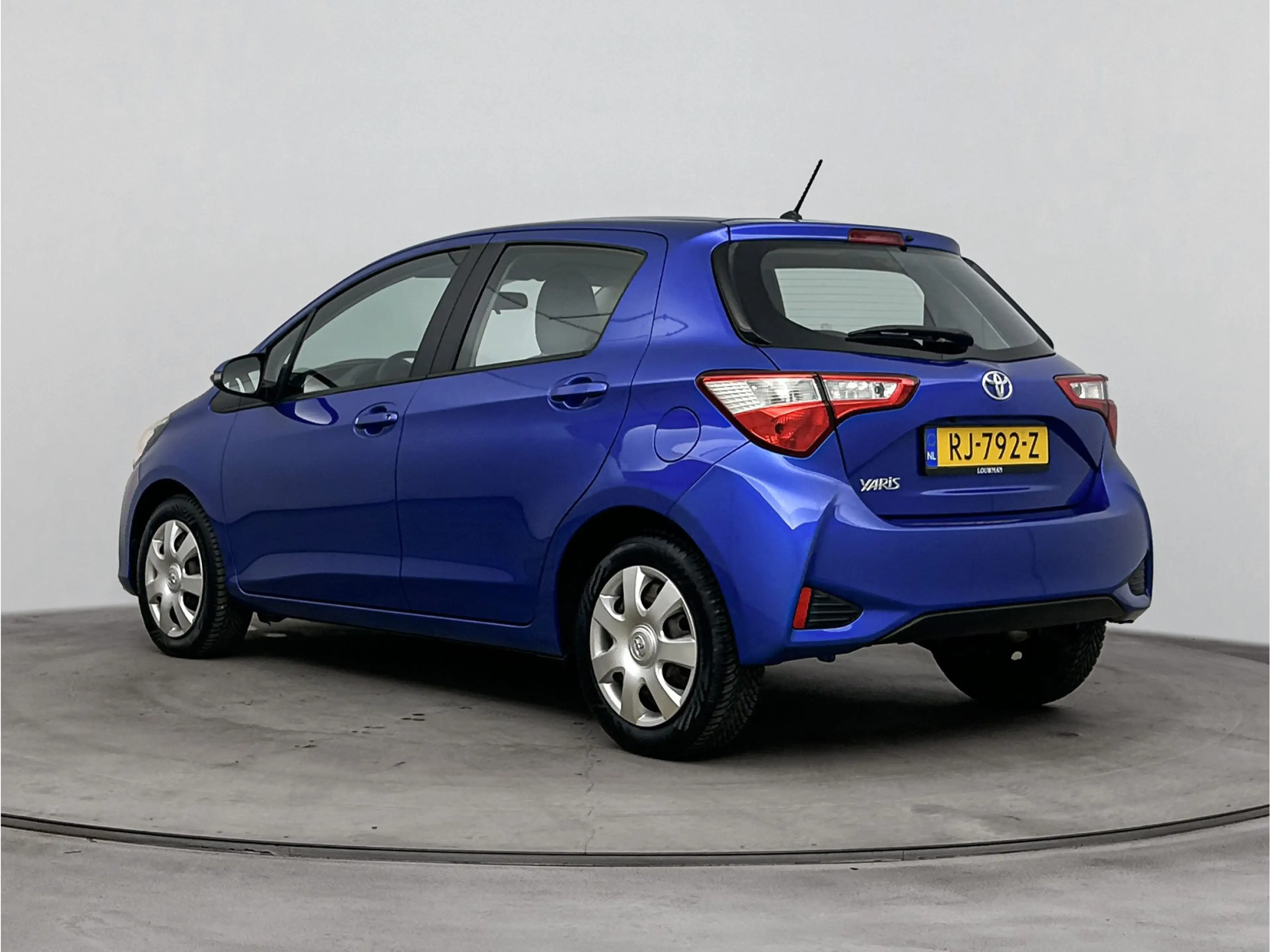 Toyota Yaris 1.5 VVT-i Aspiration — photo 14