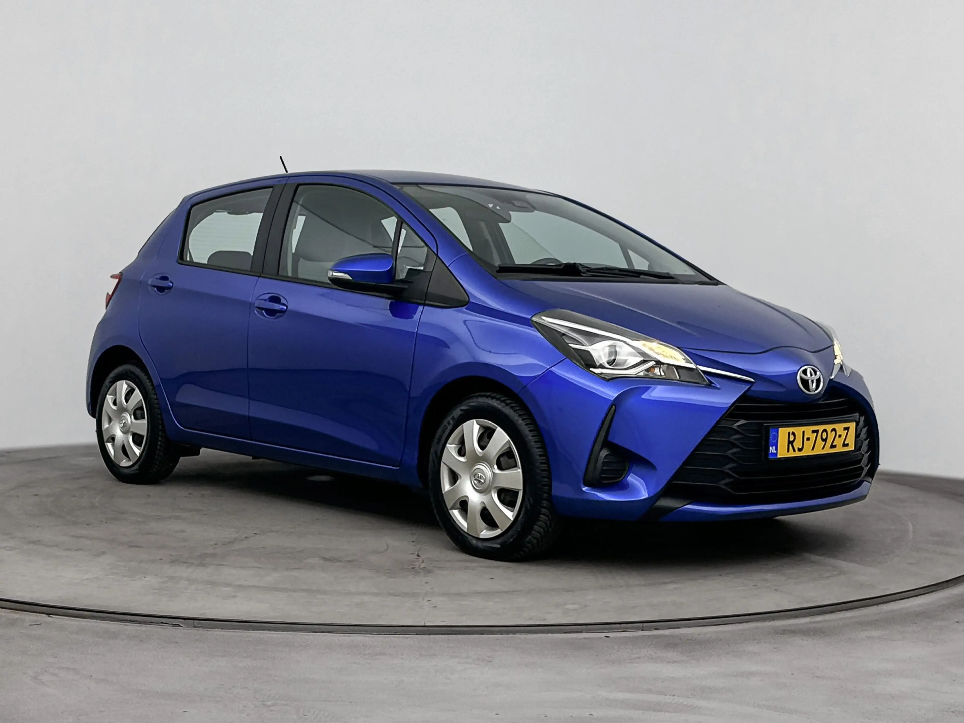 Toyota Yaris 1.5 VVT-i Aspiration — photo 13