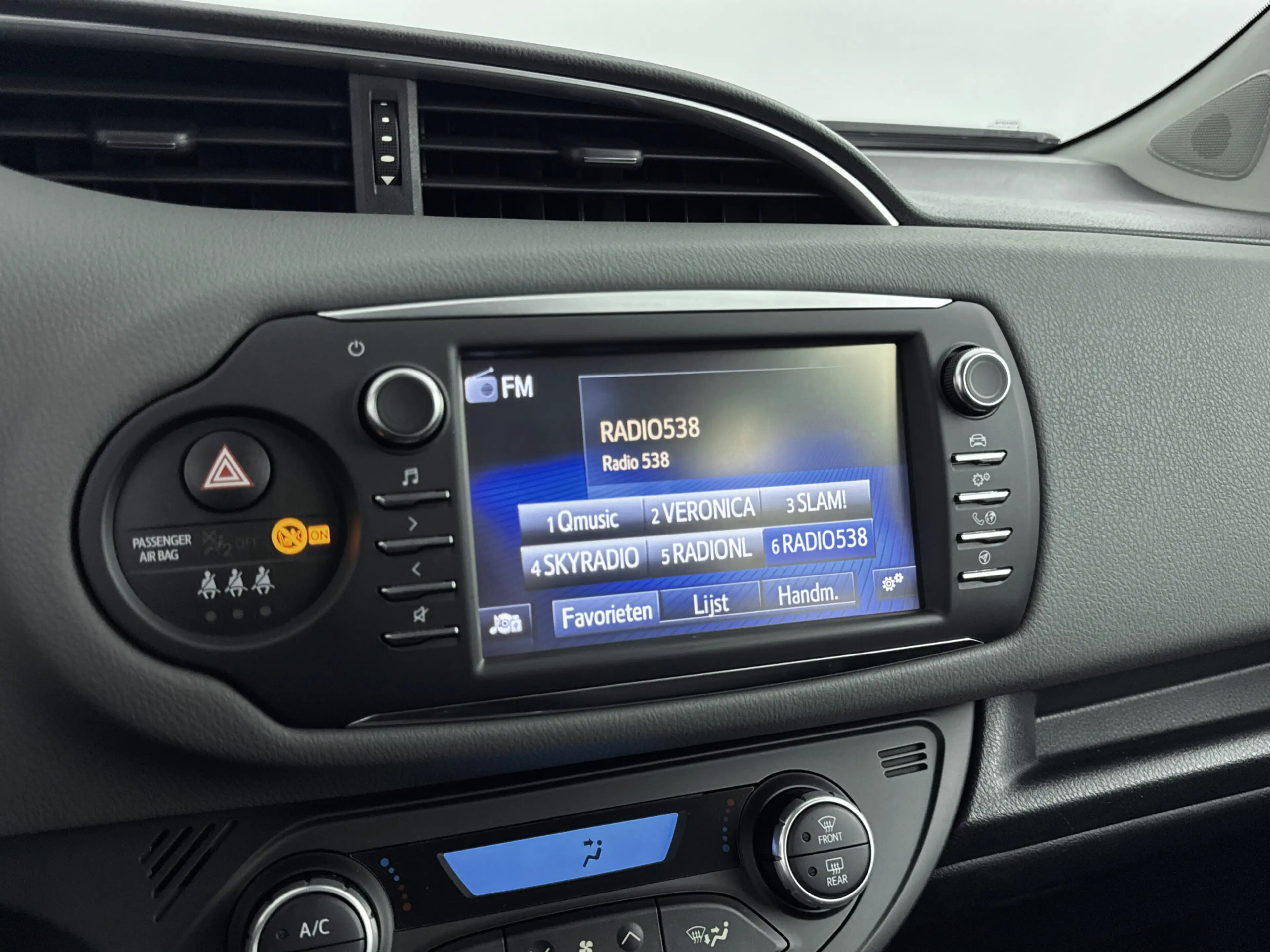 Toyota Yaris 1.5 VVT-i Aspiration — photo 7
