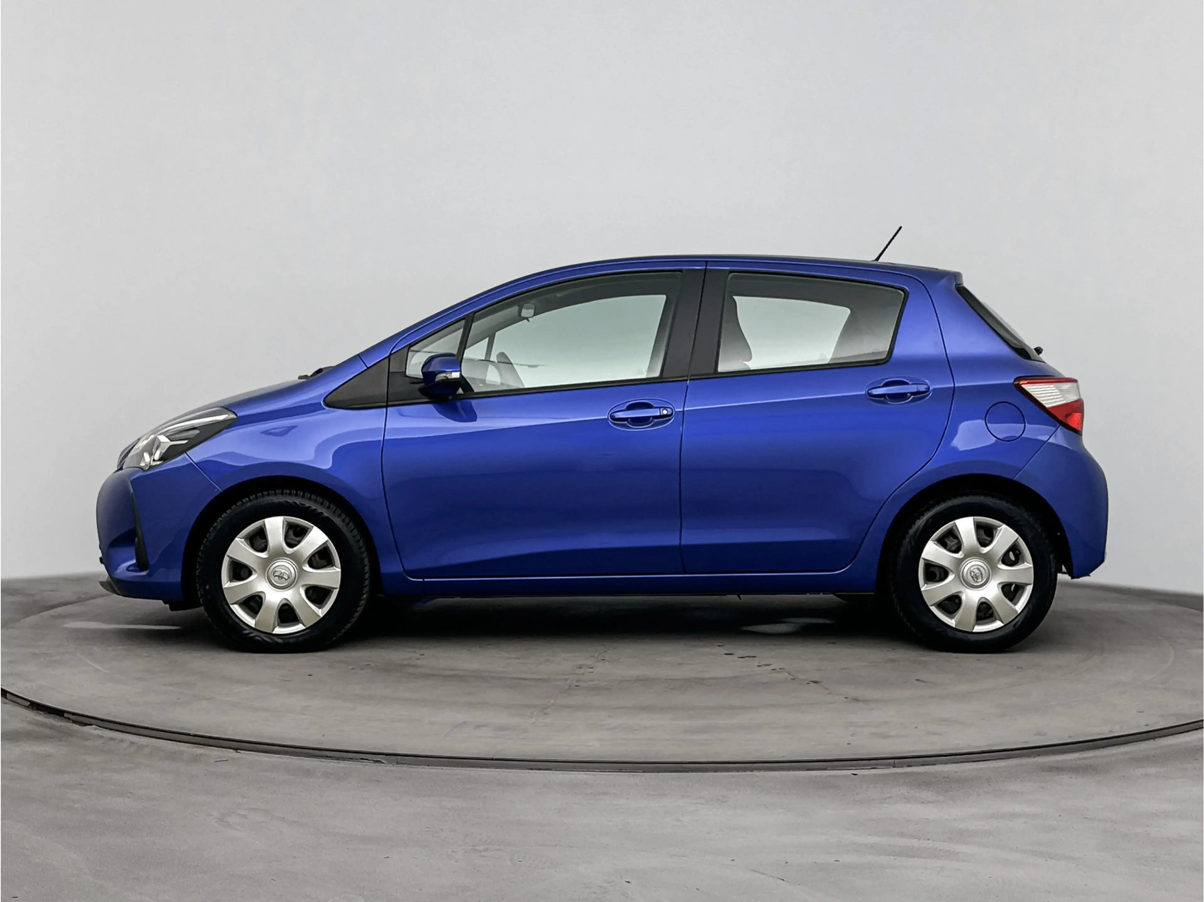 Toyota Yaris 1.5 VVT-i Aspiration — photo 3