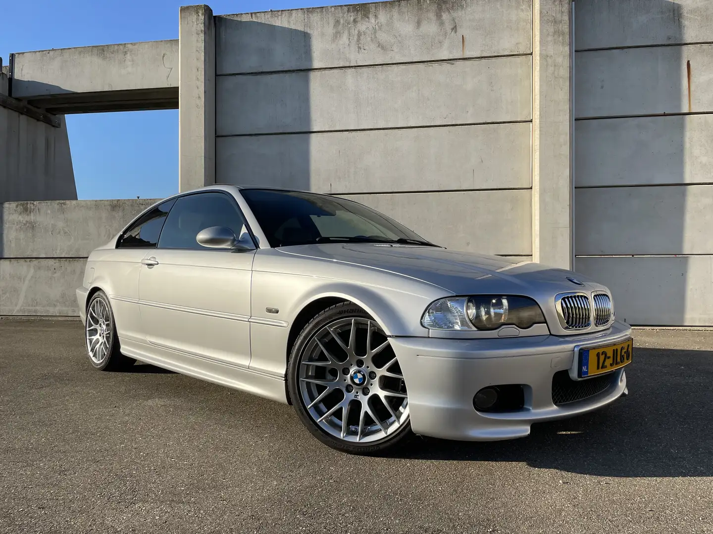 BMW 330 Ci - 1