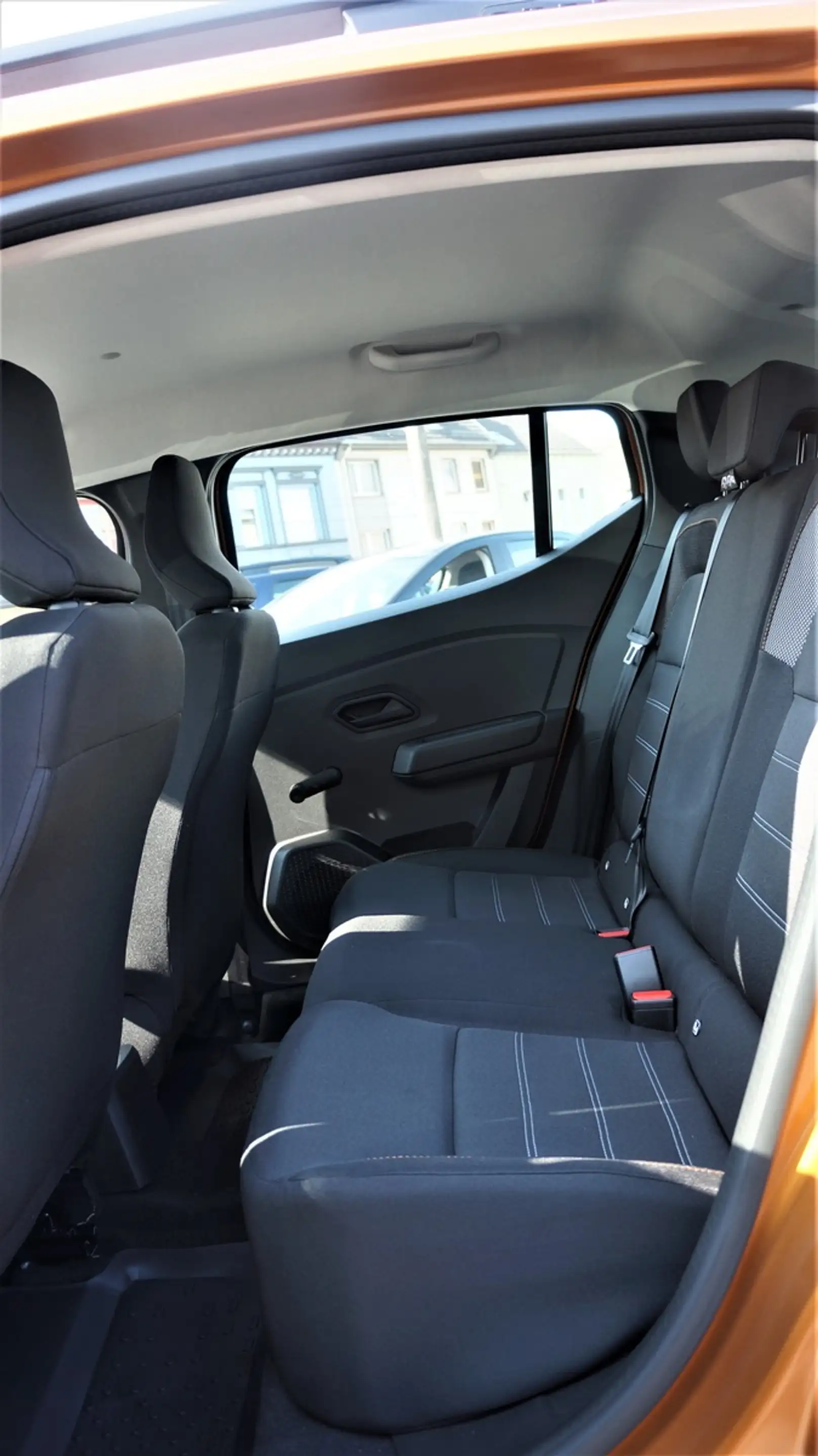 Dacia Sandero III Stepway Expression AUTOMATIK NAV+Einparkhilfe+ — photo 15