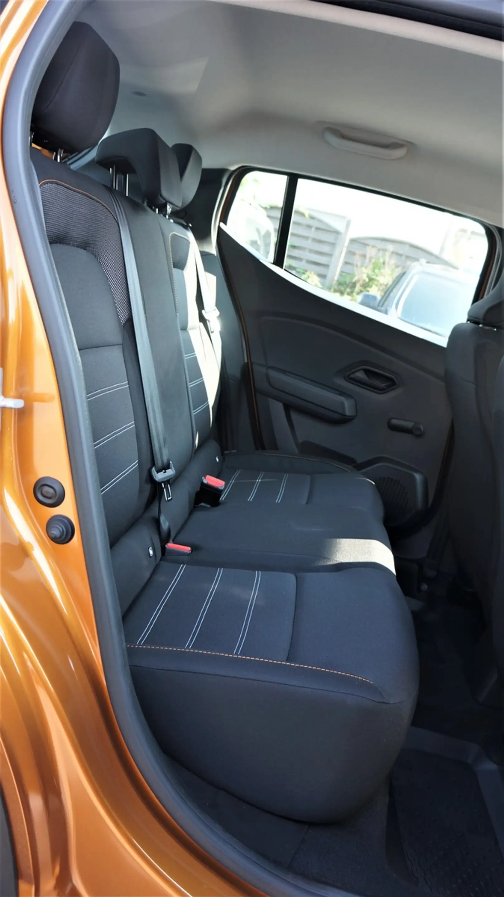 Dacia Sandero III Stepway Expression AUTOMATIK NAV+Einparkhilfe+ — photo 12