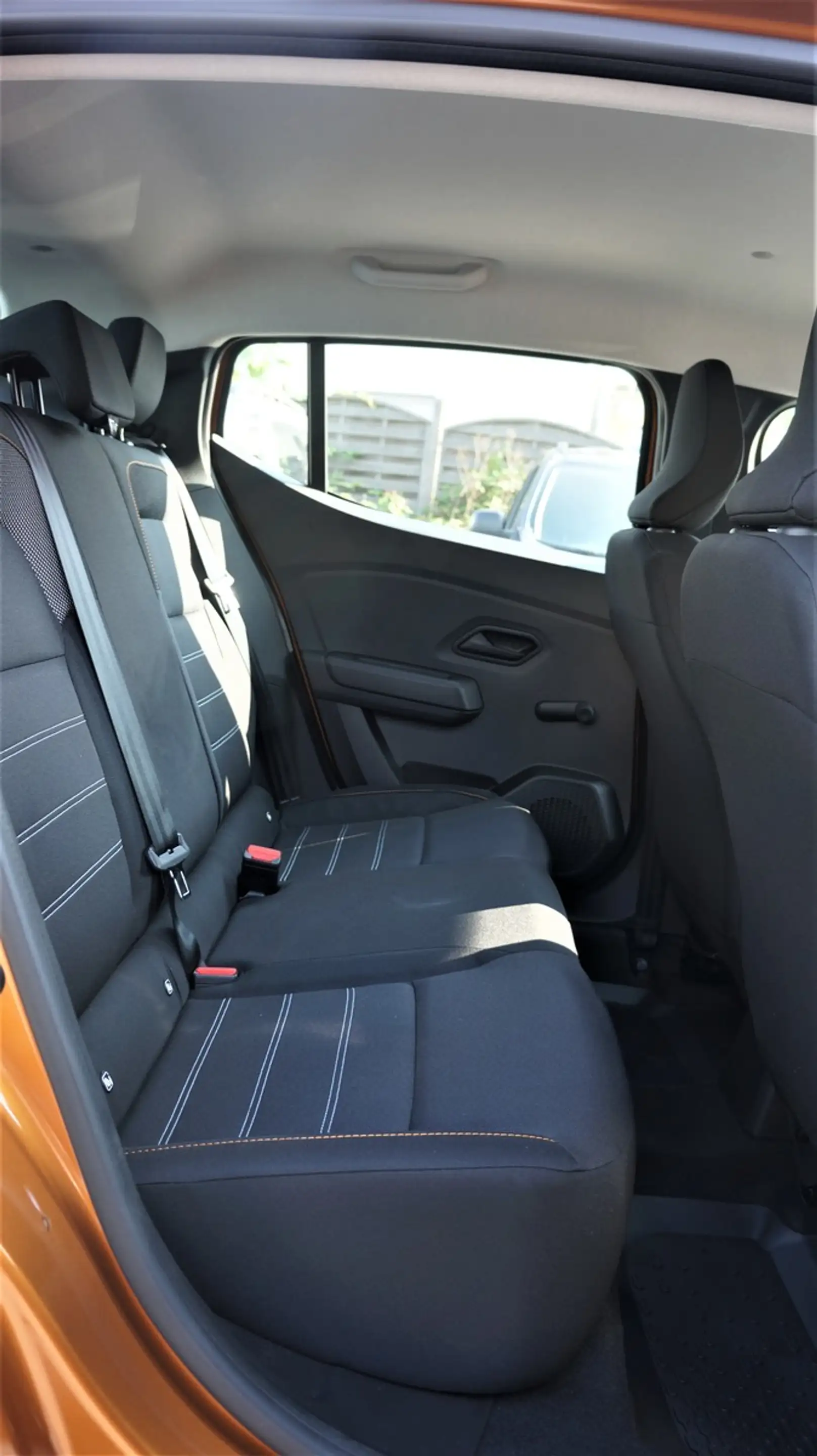 Dacia Sandero III Stepway Expression AUTOMATIK NAV+Einparkhilfe+ — photo 14