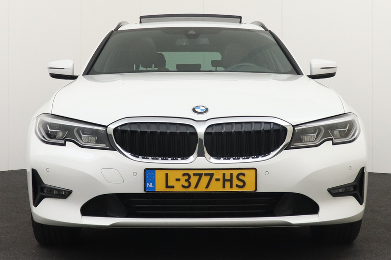 BMW 330 3-serie Touring 330e M-Sport Pano-dak Camera Leder — photo 3