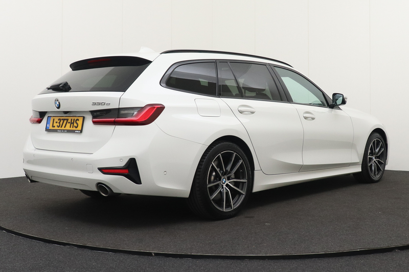 BMW 330 3-serie Touring 330e M-Sport Pano-dak Camera Leder — photo 2