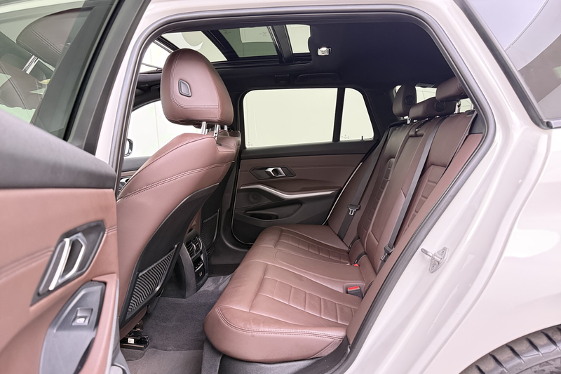 BMW 330 3-serie Touring 330e M-Sport Pano-dak Camera Leder — photo 12
