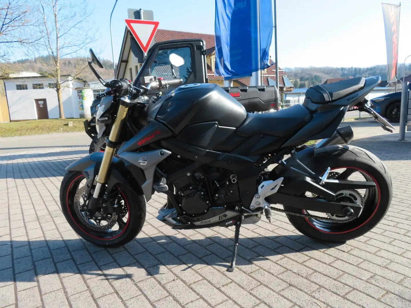 Suzuki GSR 750 L4 Black Edition Arrow Negro - 2