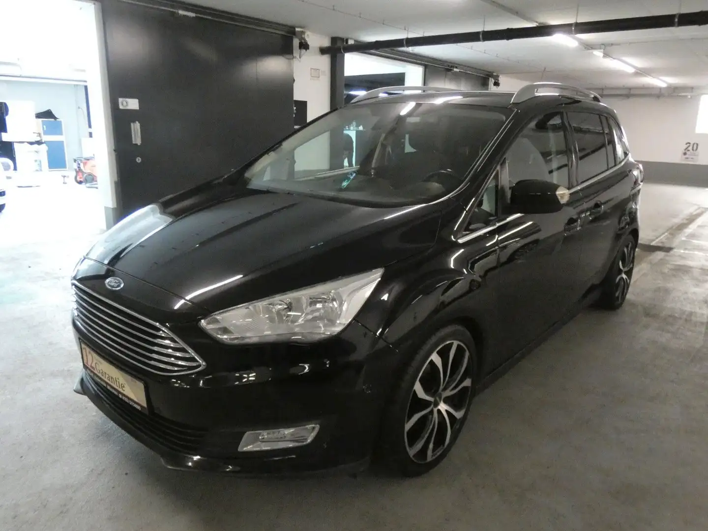 Ford Grand C-Max Titanium Schwarz - 1