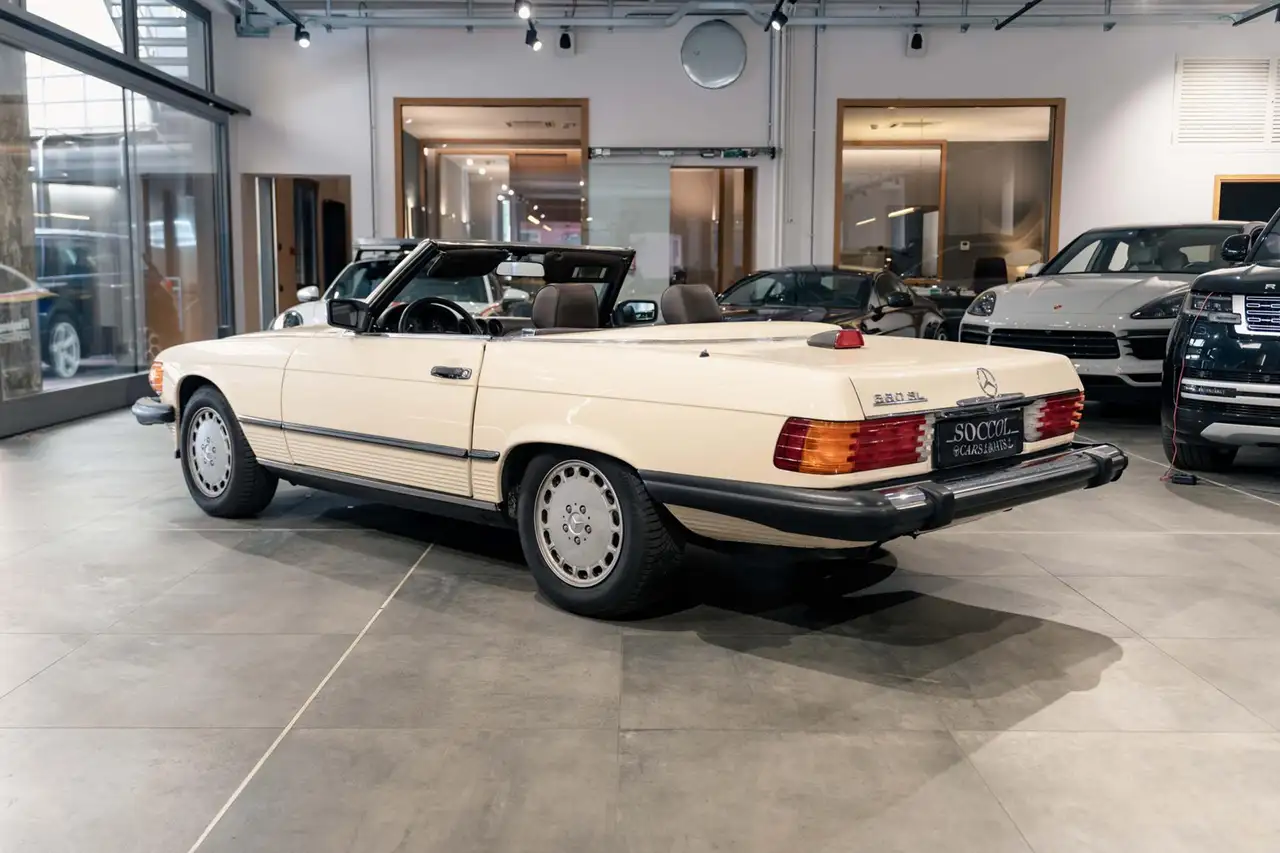 Mercedes-Benz SL 560 Roadster, foto 4