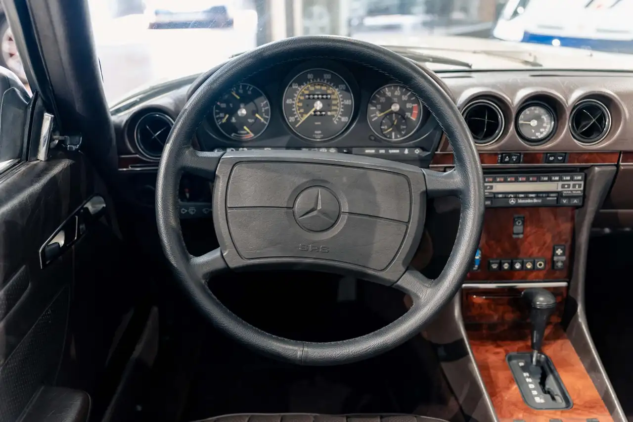 Mercedes-Benz SL 560 Roadster, foto 10