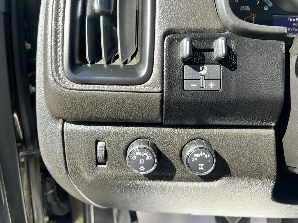 2020 GMC Canyon 4WD SLE CrewCab 128 | CarPlay | Heated Steering Wh — photo 8