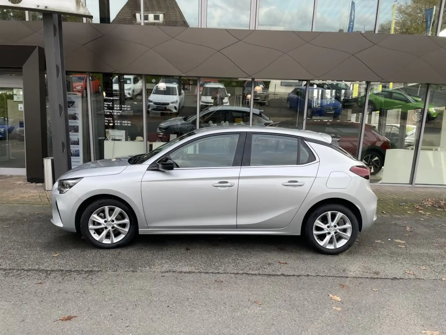 Opel Corsa 1.2 Elegance Plateado - 2