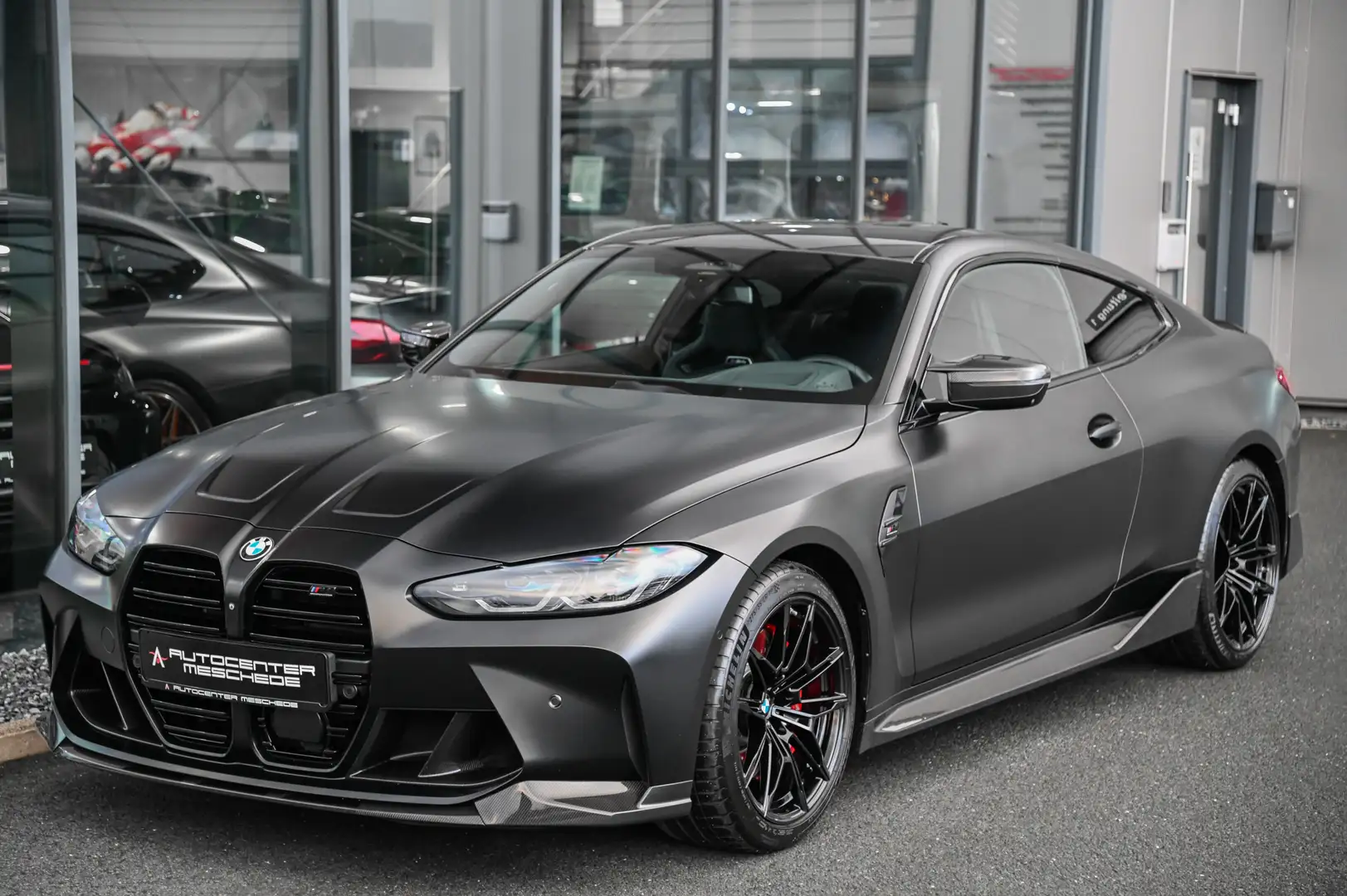 BMW M4 Competition xDrive Schalensitze M Performance Schwarz - 2