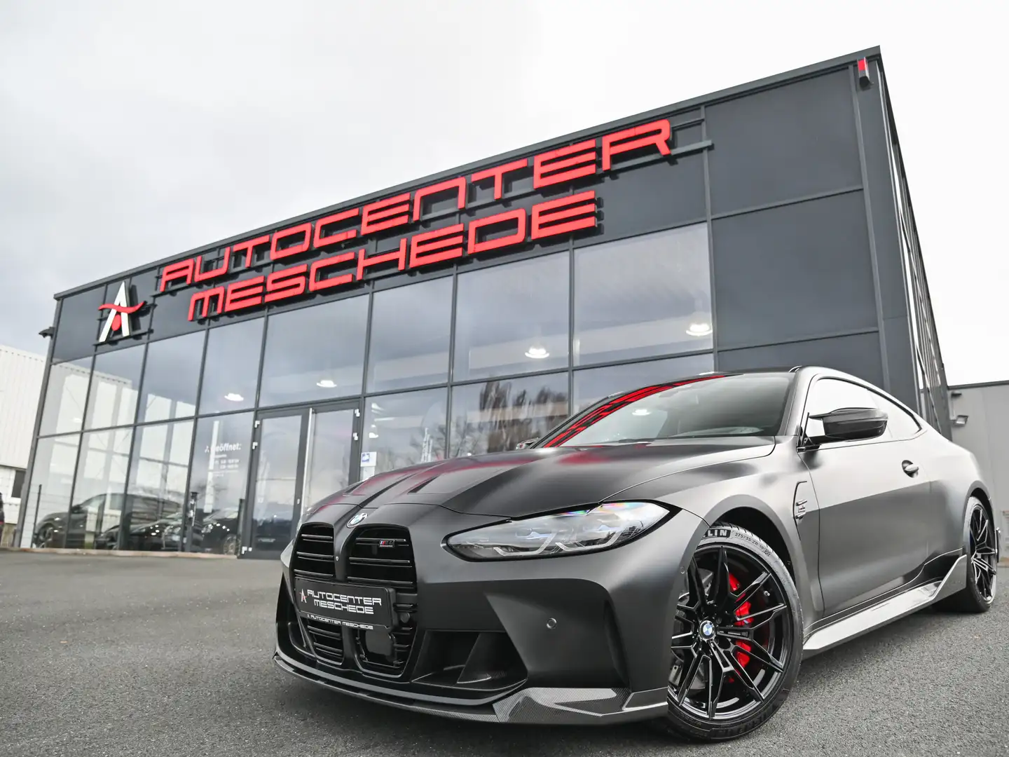 BMW M4 Competition xDrive Schalensitze M Performance Schwarz - 1