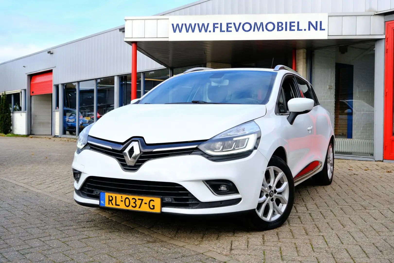Renault Clio Estate 1.2 TCe Intens Navi|LED|Clima|ParkAssist|LM Wit - 1