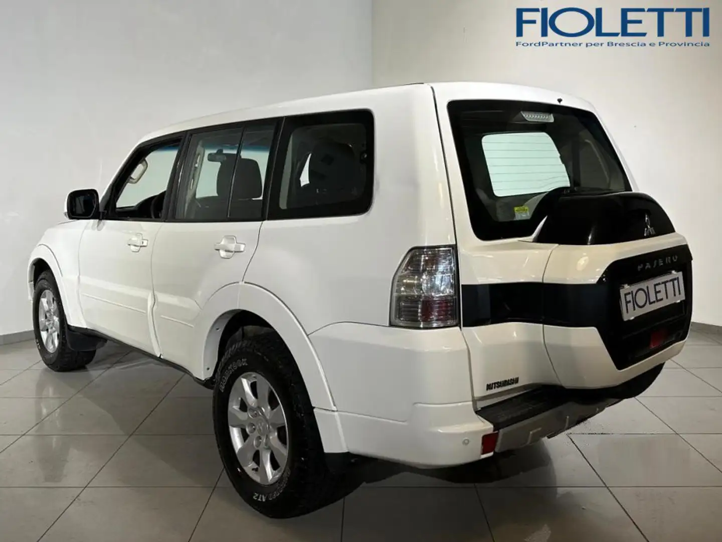 Mitsubishi Pajero Pajero 3.2 DI-D 16V aut. 5p. Instyle DPF Blanc - 2