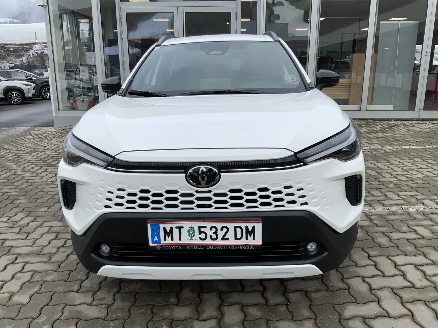 Toyota Corolla Cross 2,0 FWD Active Drive Weiß - 2
