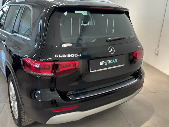 Mercedes-Benz GLB view 20
