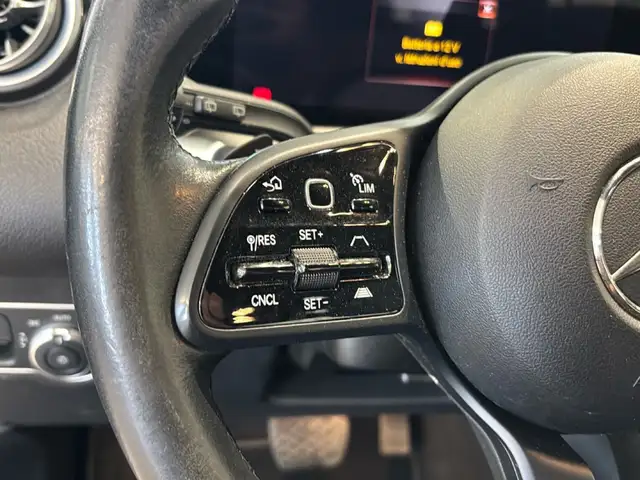 Mercedes-Benz GLB view 19