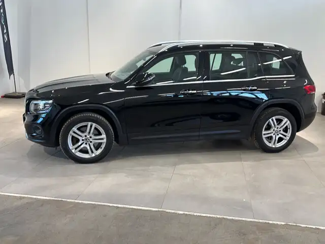 Mercedes-Benz GLB view 6