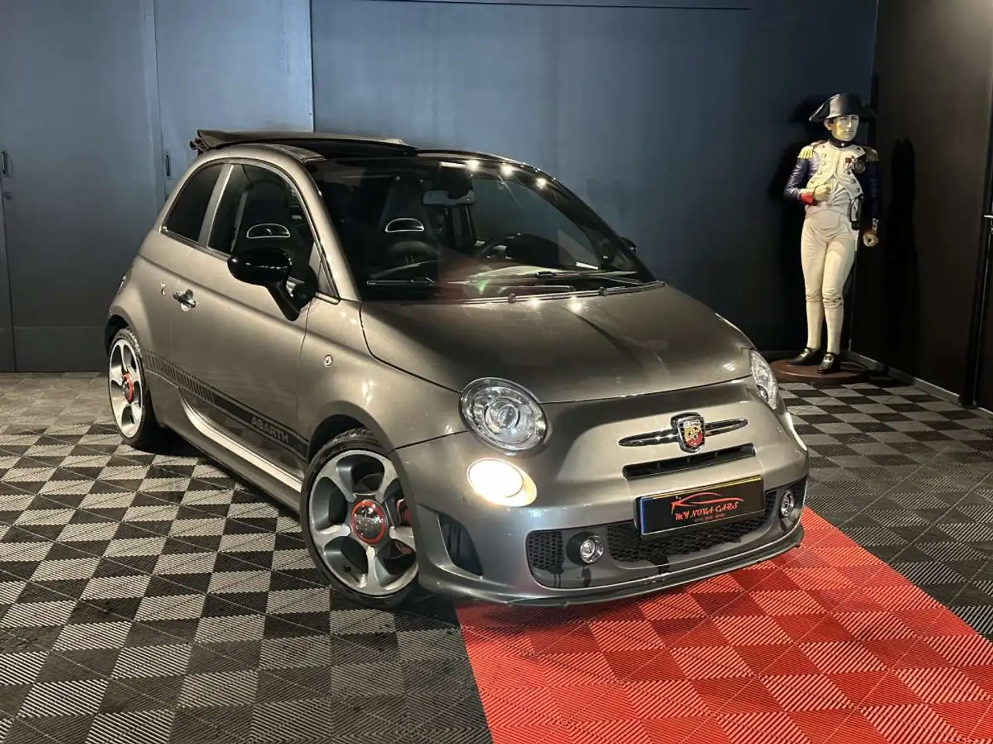Abarth 500C 1.4T-Jet 140CV Gris - 1