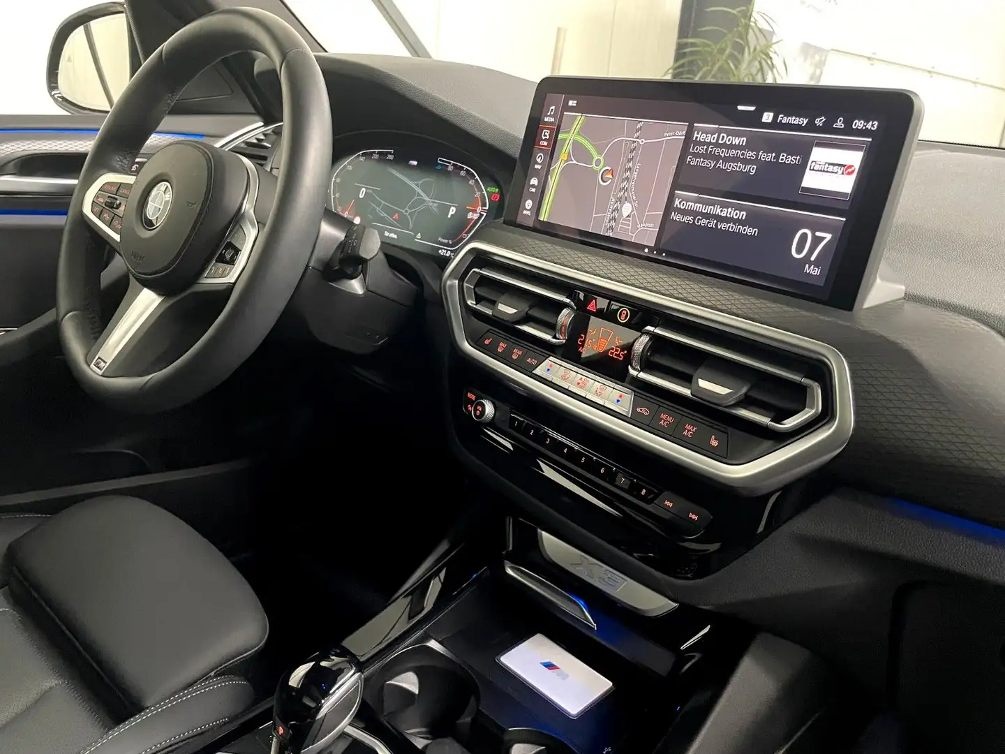 BMW X3 xDrive 20d M Sport *Pano*AHK*ACC*HuD*el.Sitze Schwarz - 2