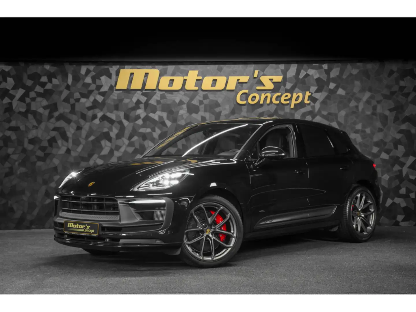 Porsche Macan III GTS Schwarz - 1