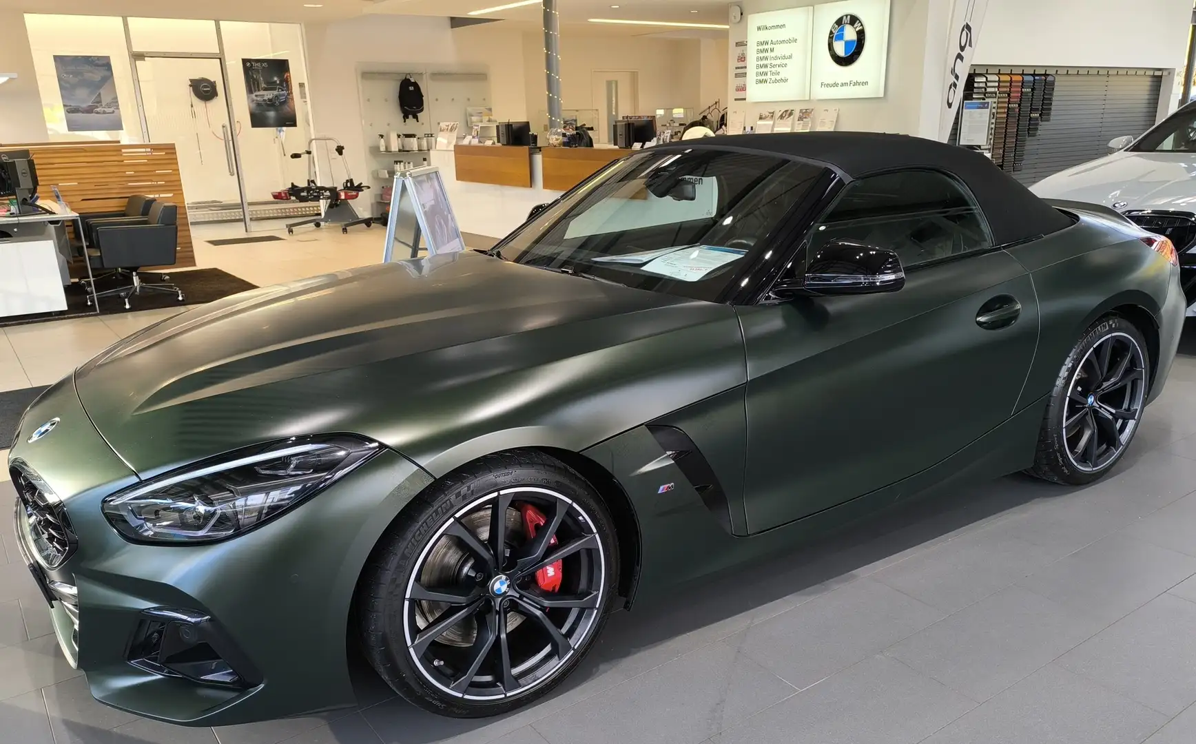 BMW Z4 M Sonder Matt + Schalter scharf – 1 von 170 in D Verde - 1