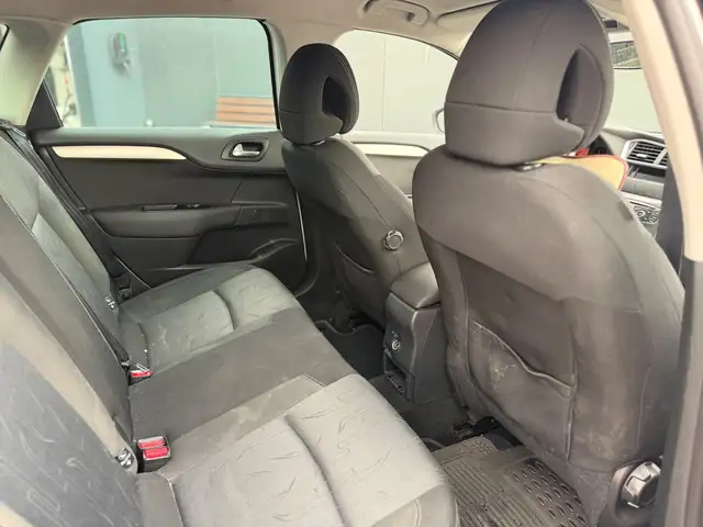Citroen C4 view 12