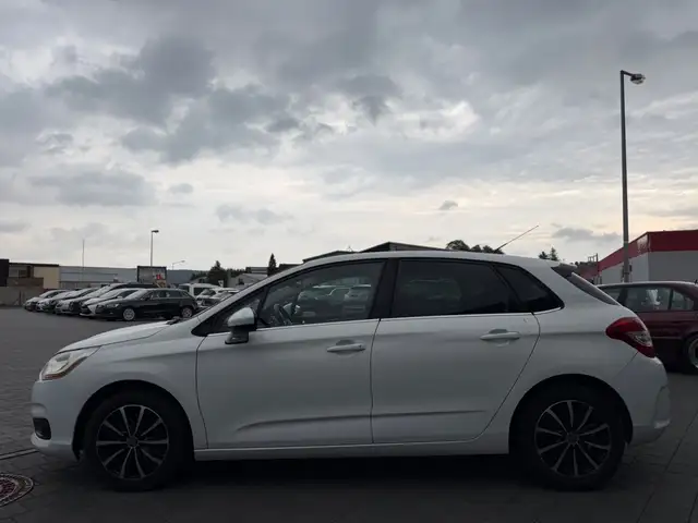 Citroen C4 view 4