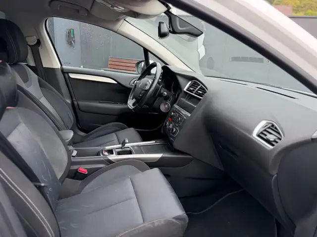 Citroen C4 view 11