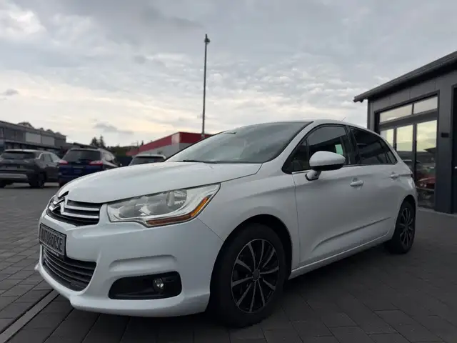 Citroen C4 view 3