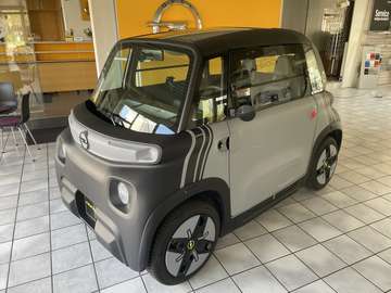 Klub *FAHREN AB 15 JAHREN*BIS 75KM-REICHWEITE