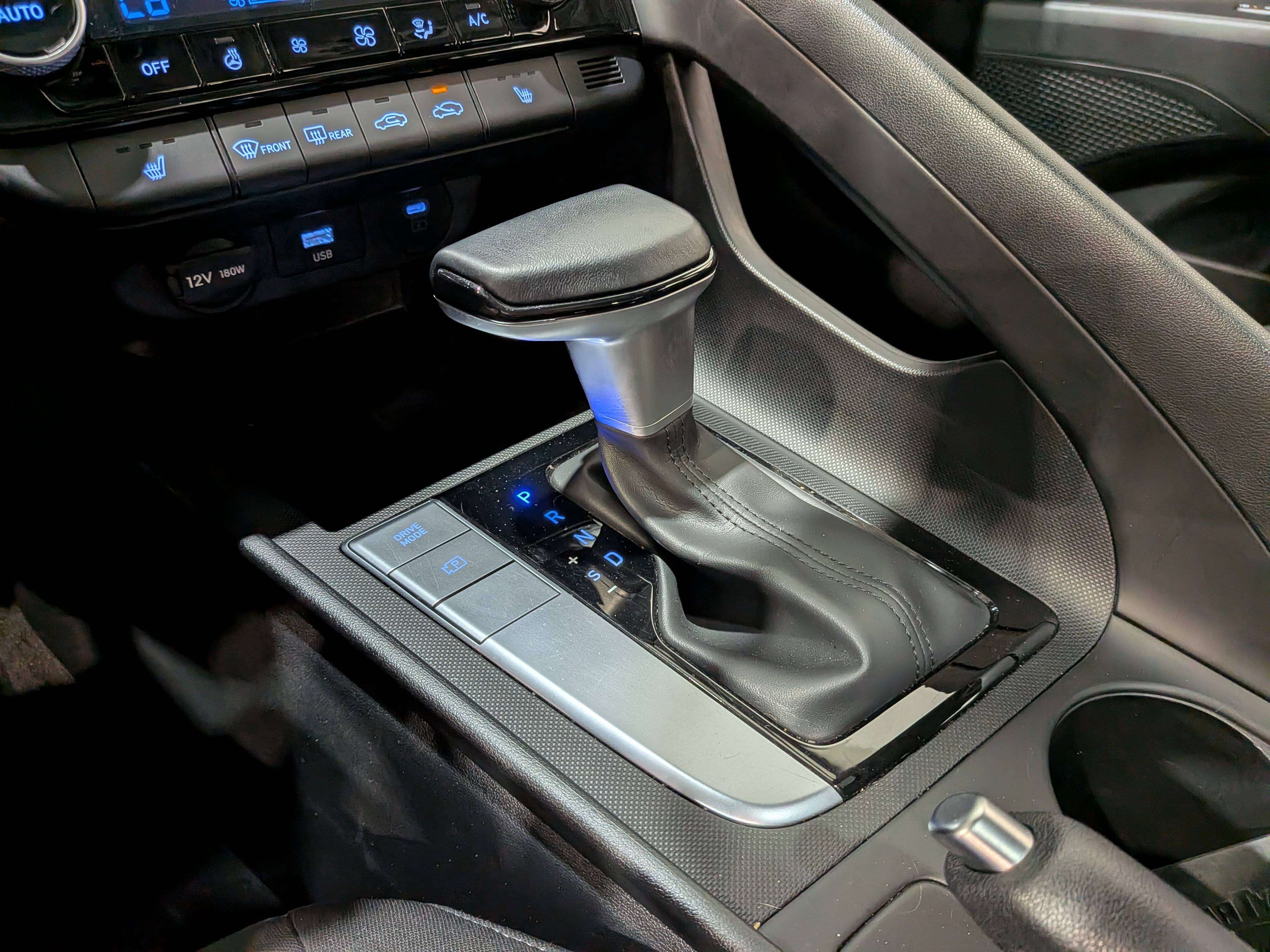 Hyundai Elantra 2025