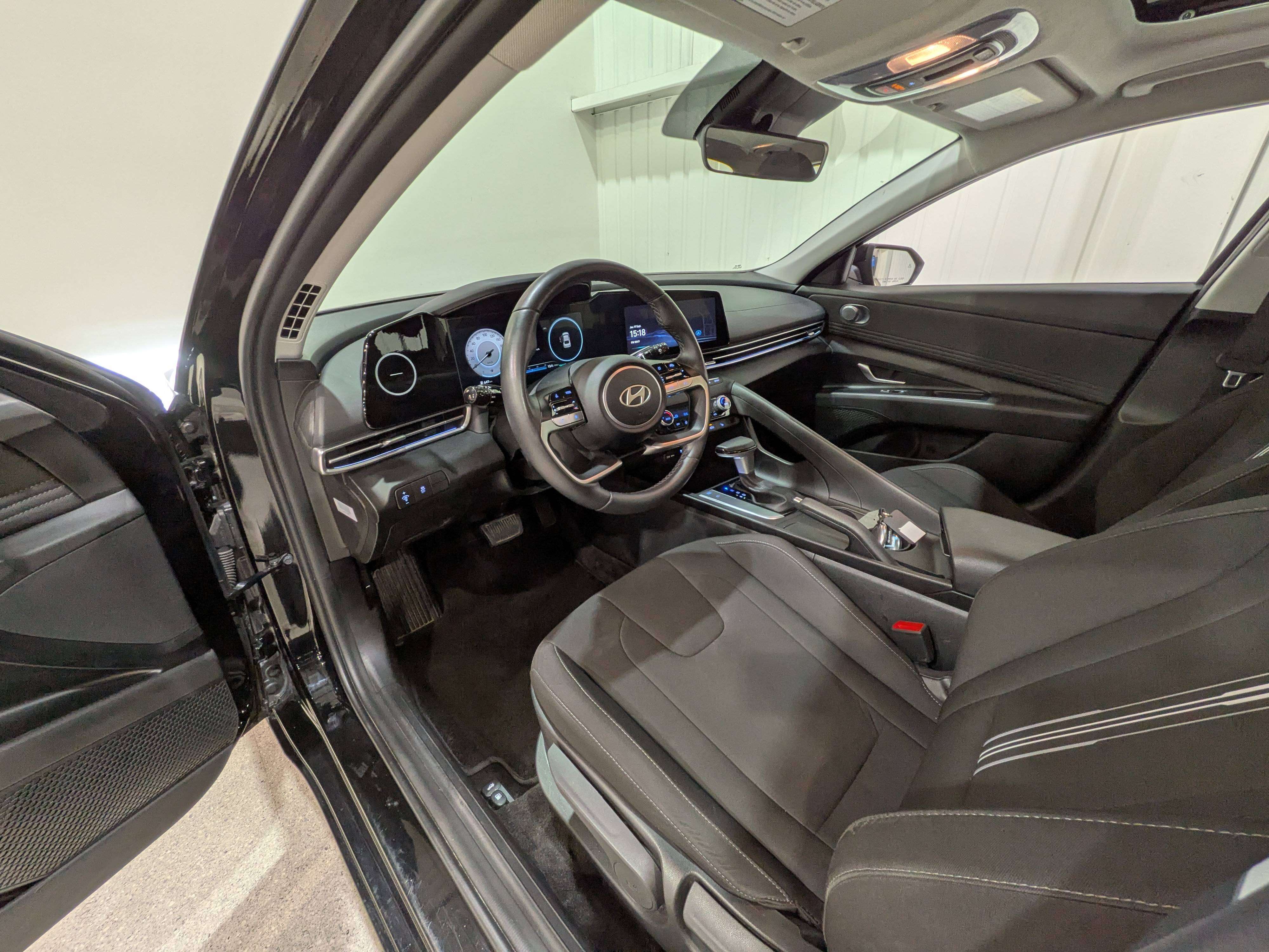 Hyundai Elantra 2025