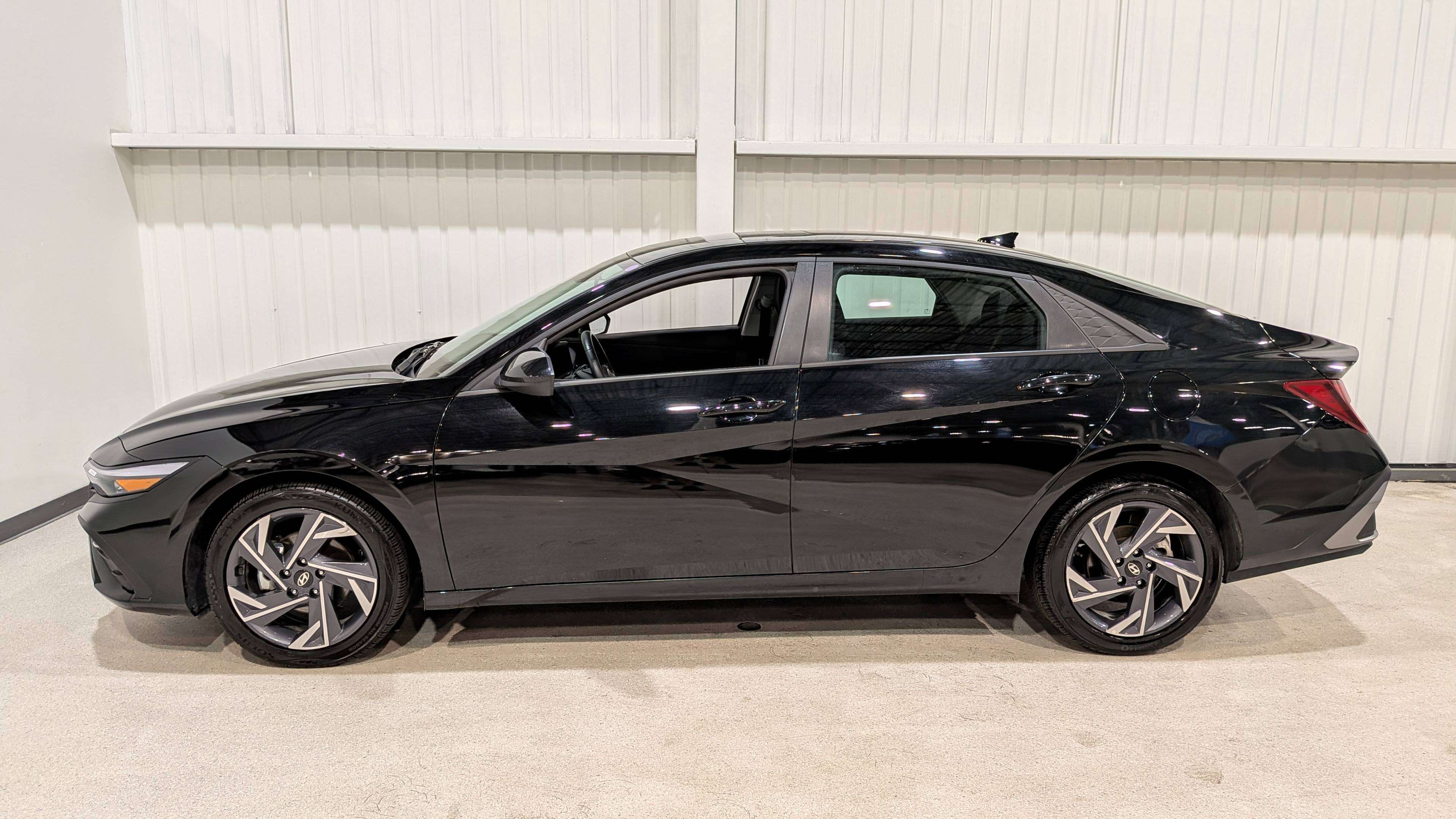 Hyundai Elantra 2025