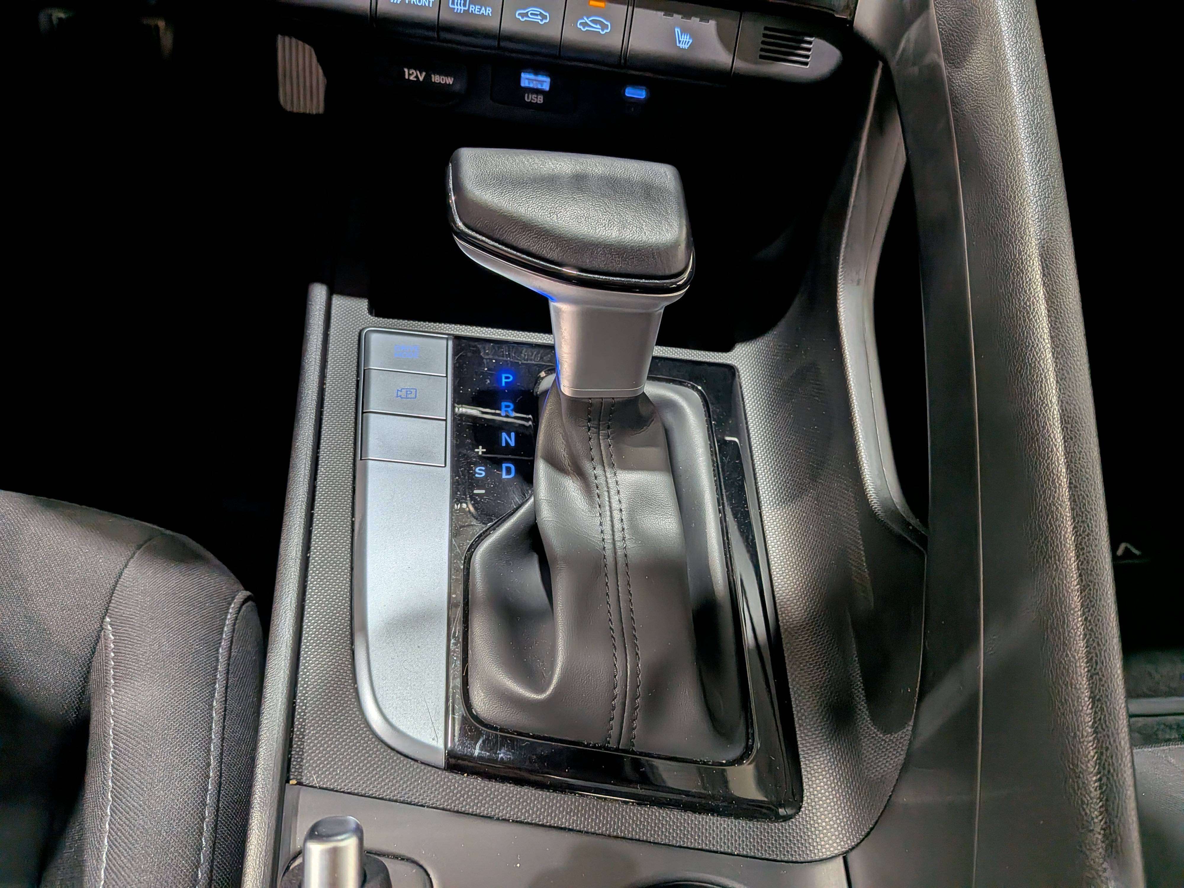 Hyundai Elantra 2025