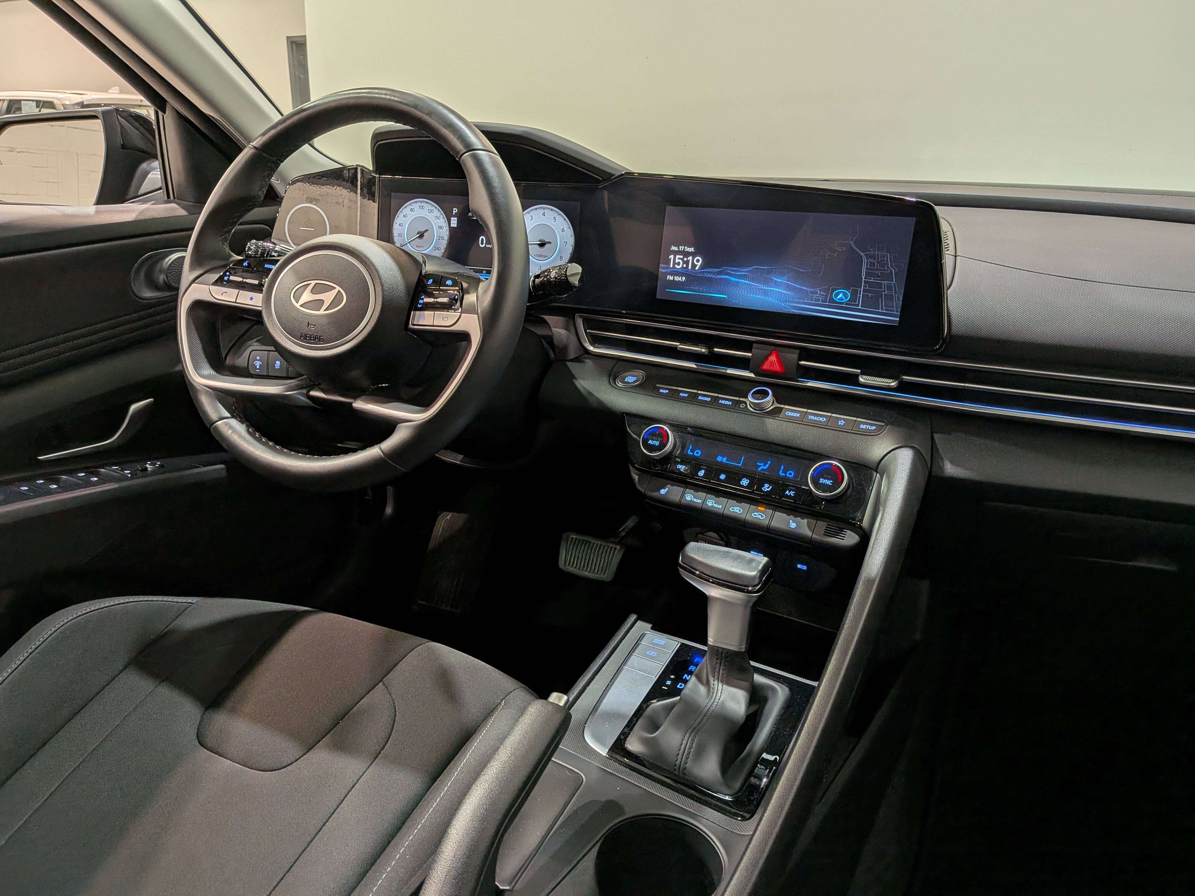 Hyundai Elantra 2025
