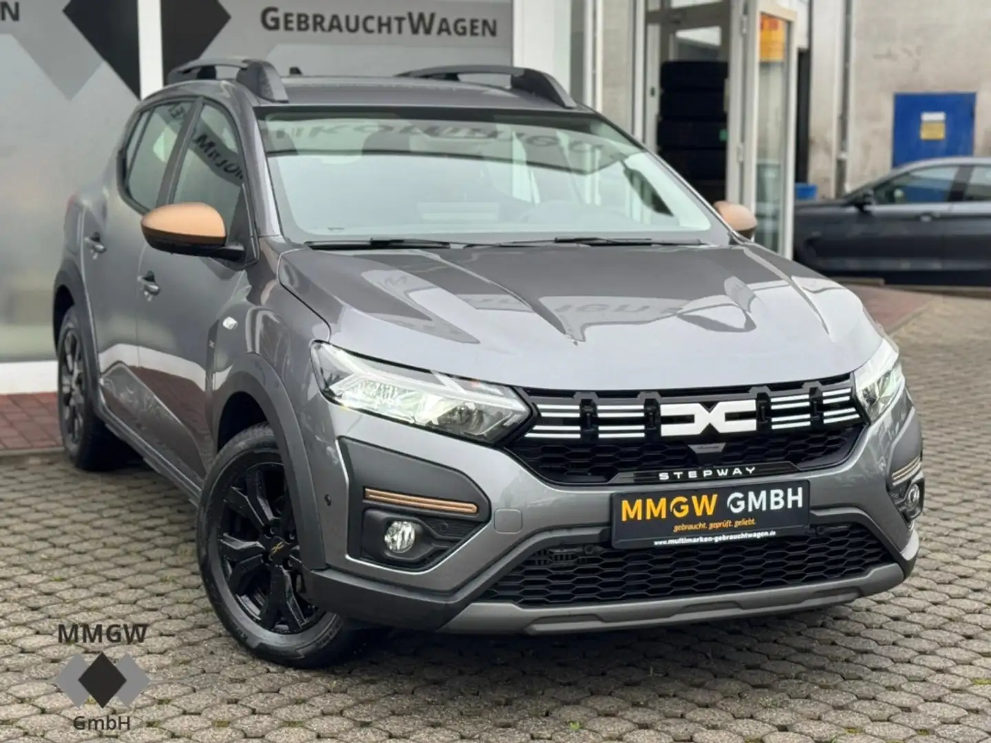 Dacia Sandero III Stepway Essential 1.0 TCe 100 EU6e/LED/DAB Grau - 2