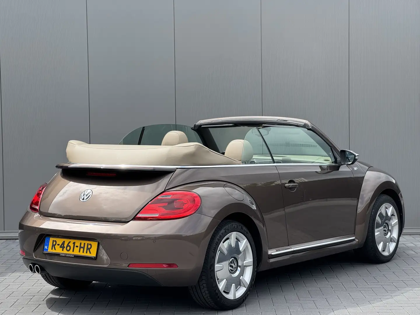 Volkswagen Beetle Cabriolet 1.4 TSI DSG 70's Edition | Leder | Xenon Marrón - 2