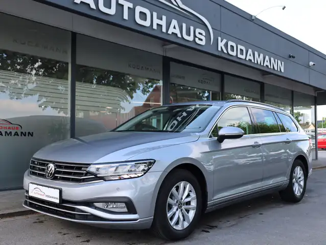 Volkswagen Passat view 5