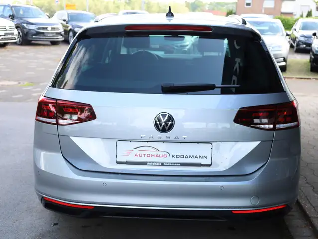 Volkswagen Passat view 8