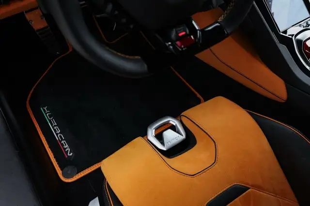 Lamborghini Huracan view 14
