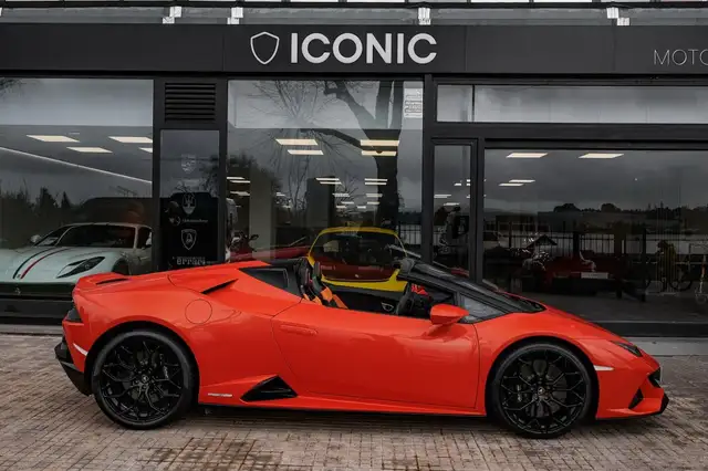 Lamborghini Huracan view 7