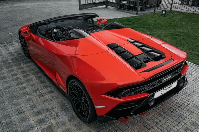 Lamborghini Huracan view 8